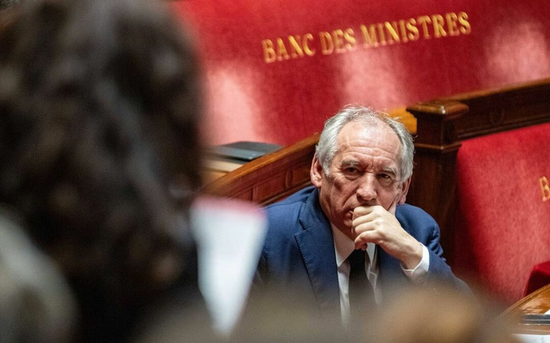 Halte aux petites combines indignes de François Bayrou