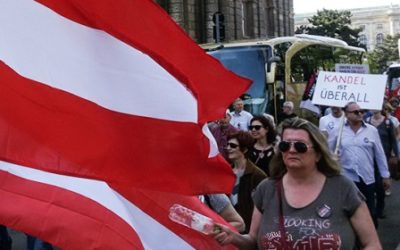 Autriche: des femmes manifestent contre la violence des migrants malgré les attaques des antifas