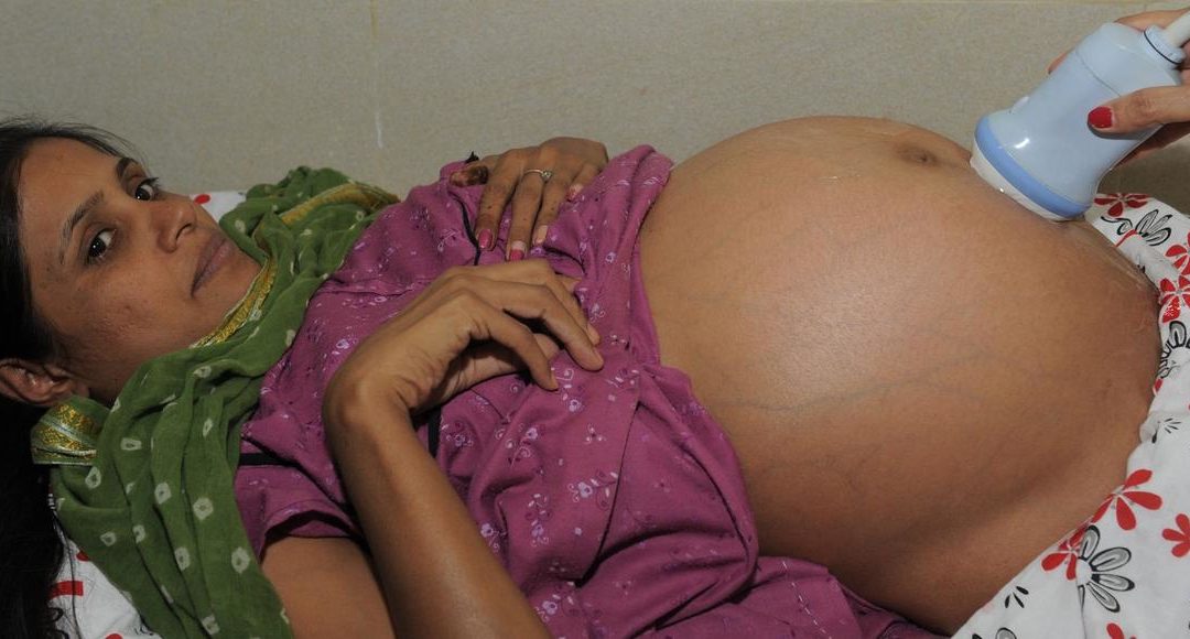 Gestation pour autrui : «En Inde, les mères porteuses sont réduites à l’état d’esclaves»