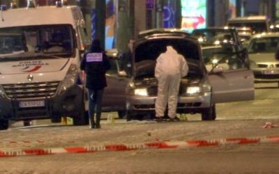 Attentat contre des policiers à Paris : le récit de l’attaque qui a semé le chaos sur les Champs-Elysées