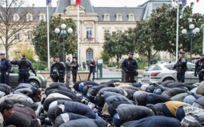 Clichy : les islamistes continuent les prières de rue et exigent une nouvelle mosquée