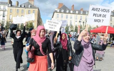 De Châteaurenard à Bonifacio, les femmes voilées à l’école on n’en veut pas…