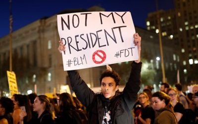 Extrême-gauche et immigrés dans la rue pour s’opposer à l’élection de Trump