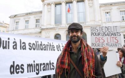 Invasion migratoire : Herrou en taule, sa maison perquisitionnée serait « dans un état lamentable, jonché d’excréments »