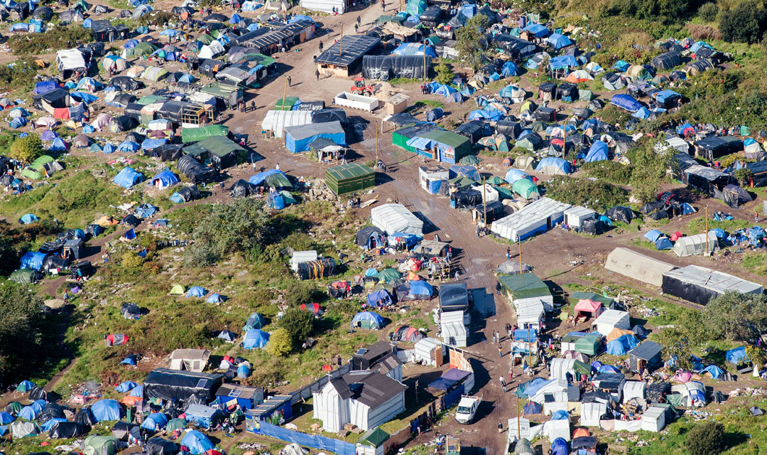 Les clandestins de la jungle de Calais, sont privés de piscine