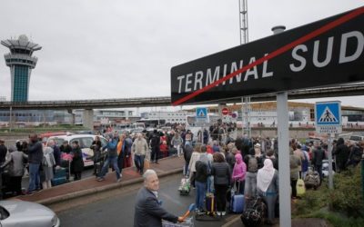 Un terroriste islamiste abattu à Orly, la France en plein chaos racial