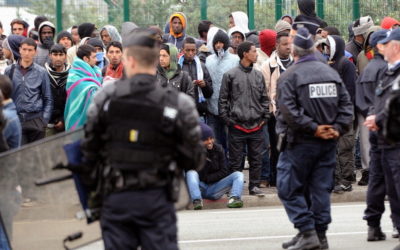 Italie et immigration – Mort d’un policier durant des affrontements avec des migrants et des No Border