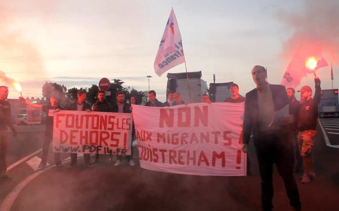 Le Parti de la France manifeste contre l’afflux de migrants à Ouistreham (14) !